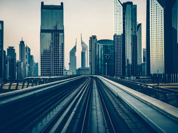 未来的地铁，迪拜，阿拉伯联合酋长国图片下载