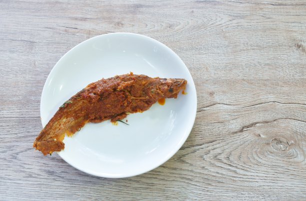 辣炸鱼鱼配咖喱酱图片下载