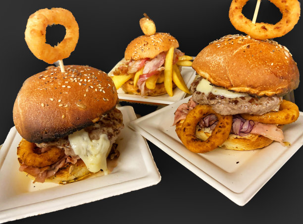 意大利那不勒斯披萨在中性和白色的背景。顶级披萨照片。最佳披萨图片。图片下载