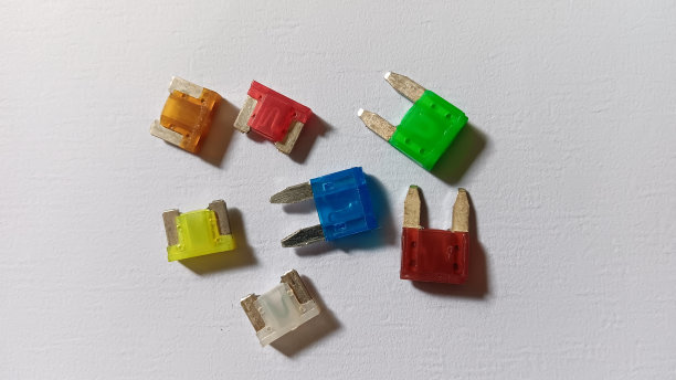 各种尺寸的保险丝图片下载