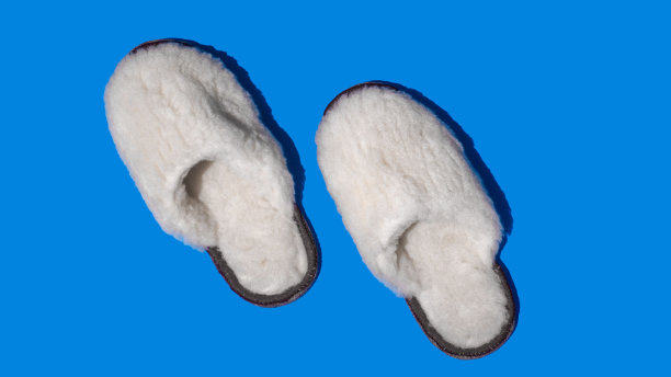 蓝底白拖鞋。从上面看。图片下载