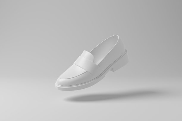 白色厚实的乐福鞋漂浮在半空中，单色白色背景上有阴影。说明鞋类、男装和时尚的概念图片下载