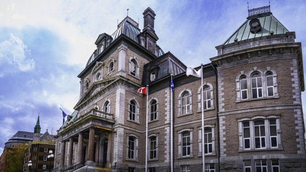 舍布鲁克市政厅位于加拿大魁北克省南部市中心的宫殿街图片下载
