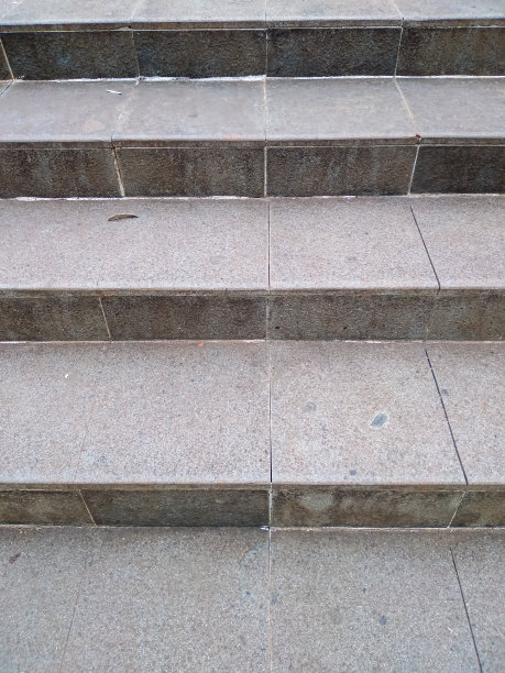 混凝土地板的楼梯布置视图图片下载