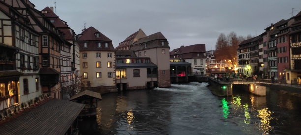 夜晚的小法兰西图片下载