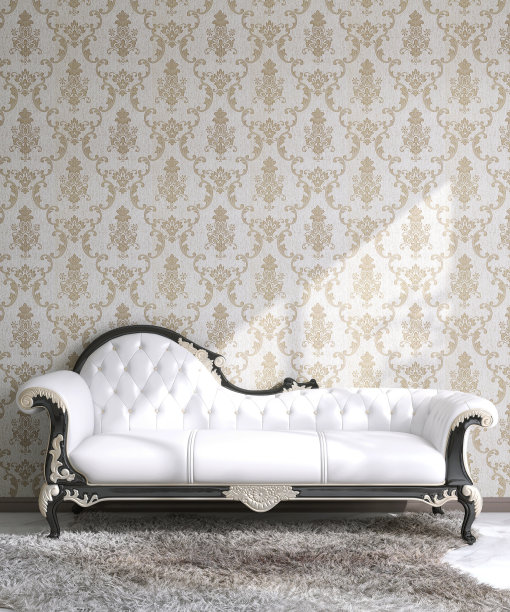 优雅的复古白色皮革，黑色银色木雕沙发床灰色高绒地毯在阳光下的黄金经典维多利亚图案壁纸，大理石地板图片下载