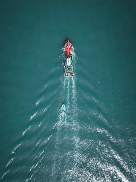 无人机自上而下拍摄的邦咯岛，位于马来西亚霹雳州。图片下载