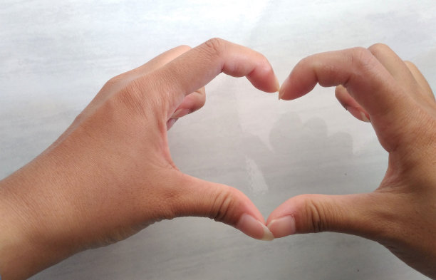 手指组成一颗心图片下载