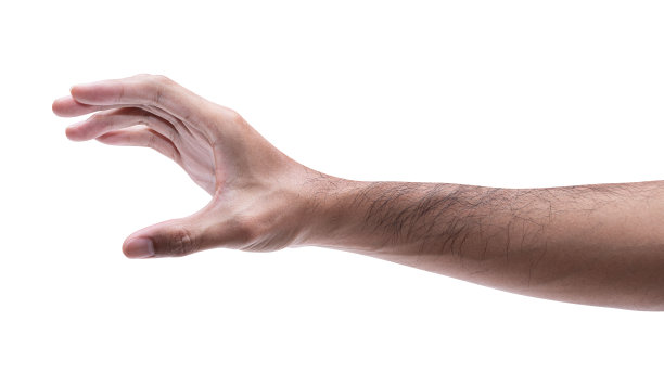 孤立的男性手拿着一个瓶子或罐子之类的东西。图片下载