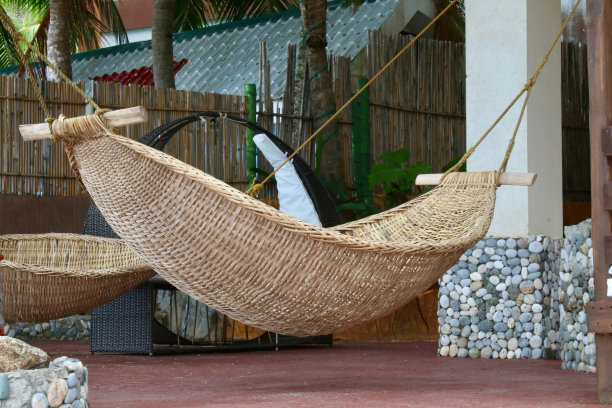 柳条吊床。图片下载