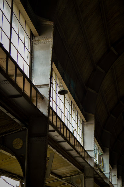 车站的灯光图片下载