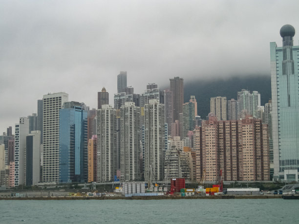 香港的海景和摩天大楼。图片下载