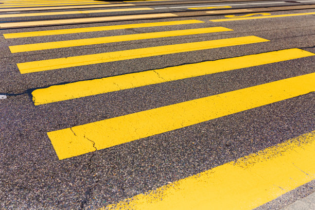 人行道。沥青图片下载