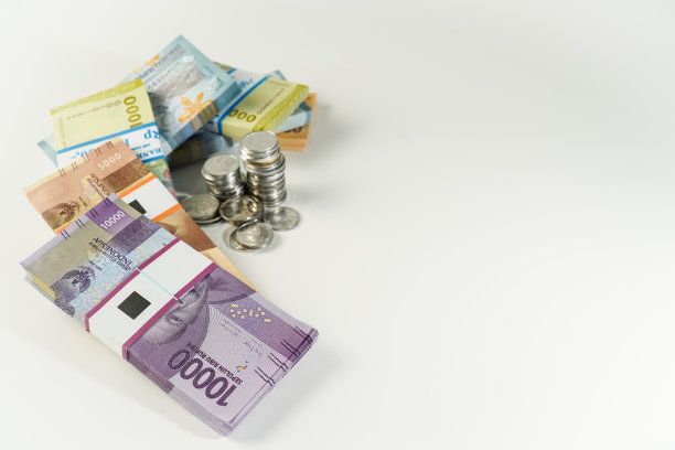 印度尼西亚雅加达，2023年4月15日，各种各样的钞票，以及以印尼盾计价的印尼盾硬币，数千天卡图片下载