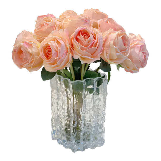 一组粉红色的玫瑰在玻璃花瓶孤立的白色背景与剪辑路径图片下载