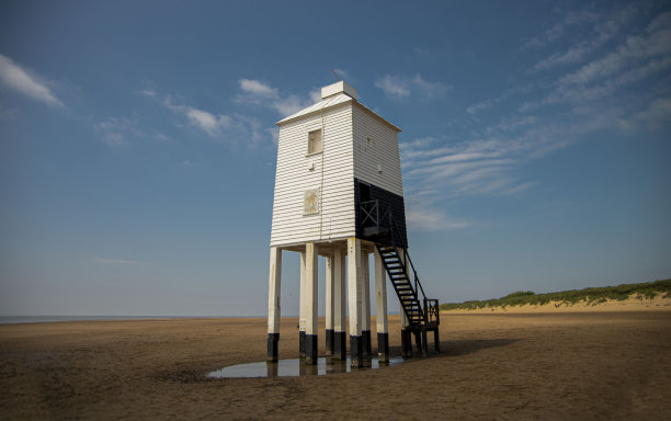 灯塔。伯纳姆海上的小女孩。图片下载