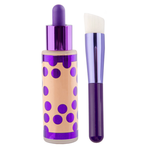 粉底化妆品玻璃罐与有色润肤霜隔离在白色图片下载