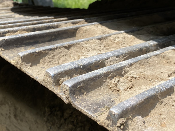 工作车辆的链条图片下载