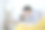 中年男子早上醒来，并停止闹钟图片下载