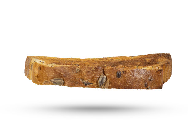 一片金色的烤面包，放在一个孤立的白色背景上。早餐三明治模型。从烤面包机里取出的一片无糖全麦三明治作为早餐。图片下载