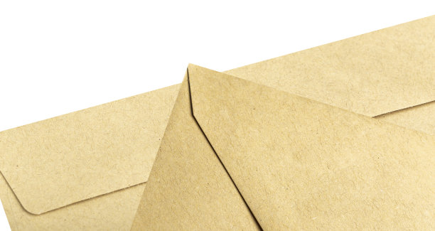牛皮纸信封孤立在白色背景图片下载