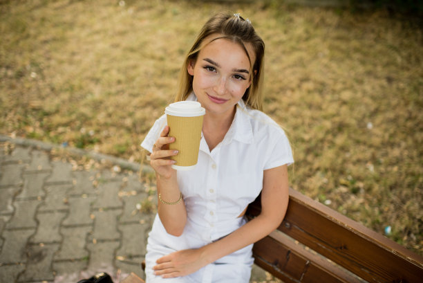 女孩夏天画像图片下载