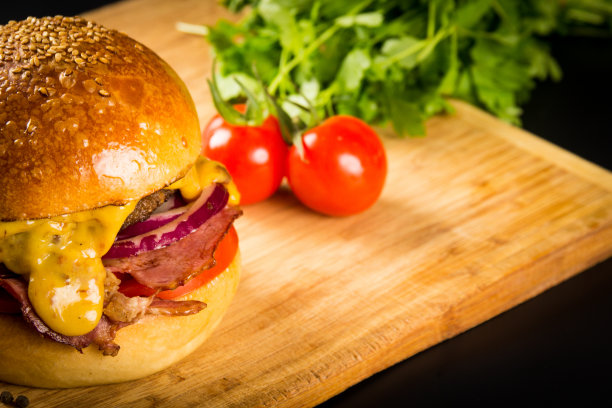 美味的土耳其混合汉堡图片下载