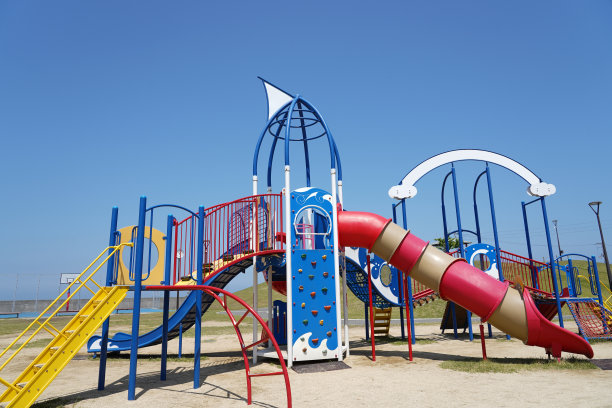 公园儿童游乐场图片下载