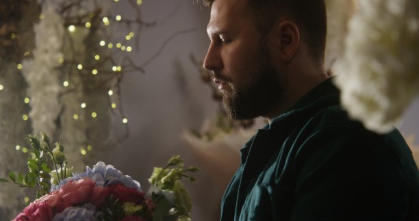 有花店工作经验的花匠图片下载