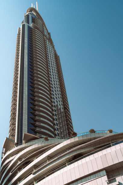 迪拜市中心区域的未来感城市建筑图片下载