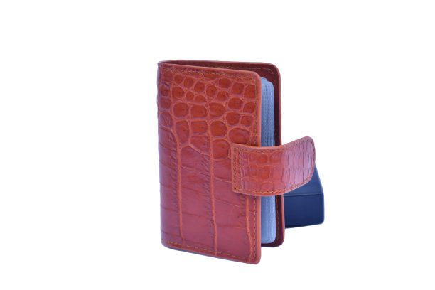 单身男子皮革钱包孤立的白色背景图片下载