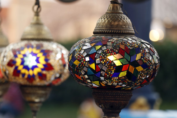 阿拉伯地中海设计的屋顶天花板装饰灯图片下载