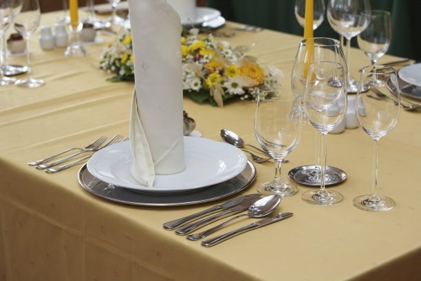 假日餐桌摆设图片下载