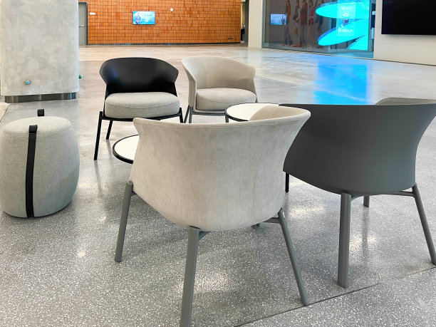 极简的办公室室内设计等候区与座位设计。图片下载