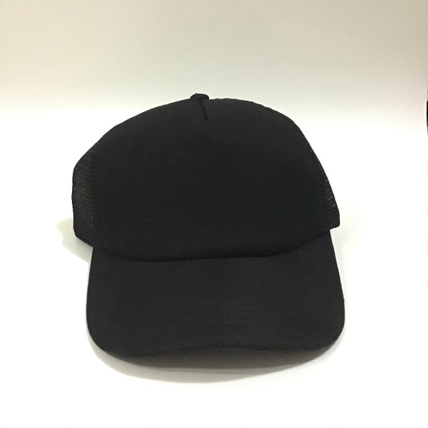 卡车司机的黑色帽子的正面照片图片下载