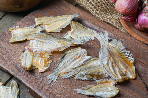 生干咸鱼，马来语叫Ikan Sepat Kering图片下载