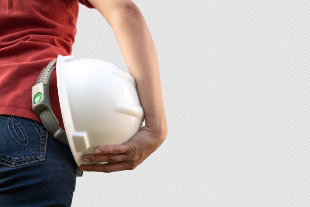 一名工程师戴着白色安全帽。图片下载