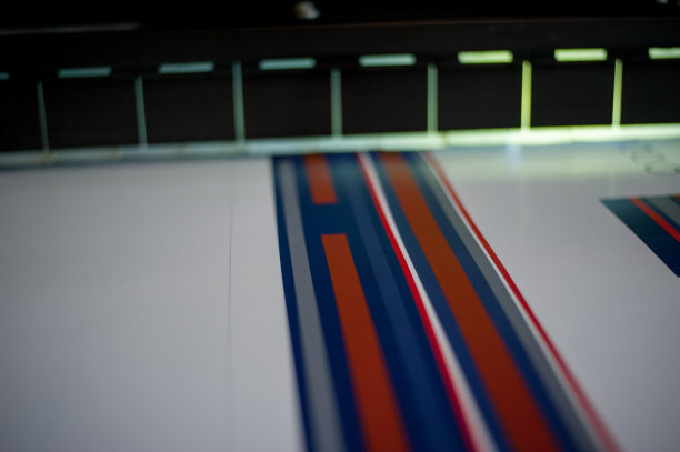 印刷厂的大幅面打印机。图片下载