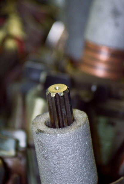 交流发电机工厂和翻新。汽车工厂。再生。图片下载