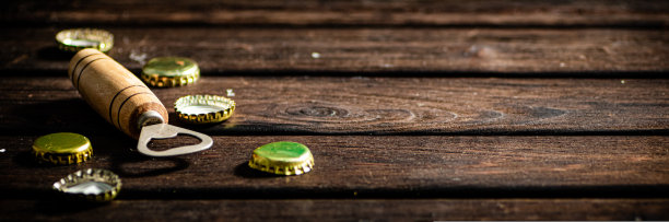 啤酒帽开瓶器。图片下载