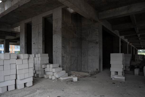 未完工的商业建筑工地图片下载