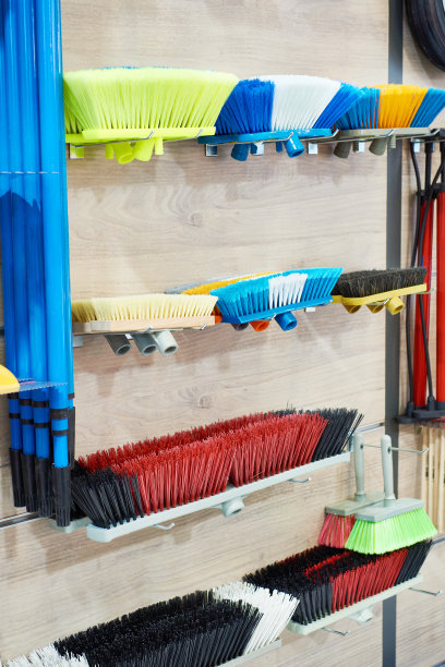 刷子和扫帚准备好了图片下载