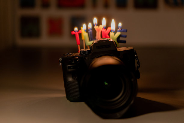 tillykke——在丹麦语中，翻译为祝贺。图片下载