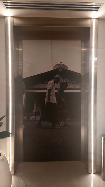 电梯门图片下载