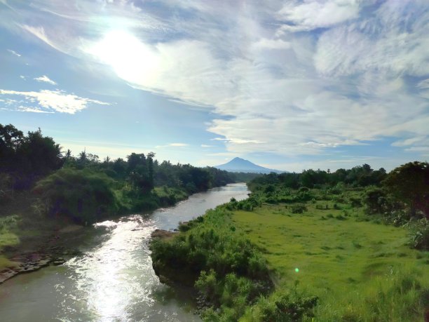 早晨的山景图片下载