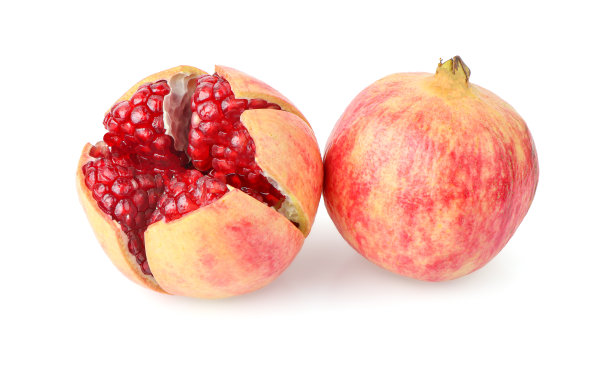 新鲜成熟的红石榴孤立在白色背景。具有剪切路径的高分辨率图像。图片下载