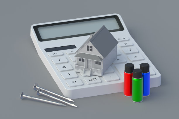 计算器靠近建筑物和工具。建设成本。修复估计。恢复价格。房地产恢复预算。采购、销售施工工具。三维渲染图片下载