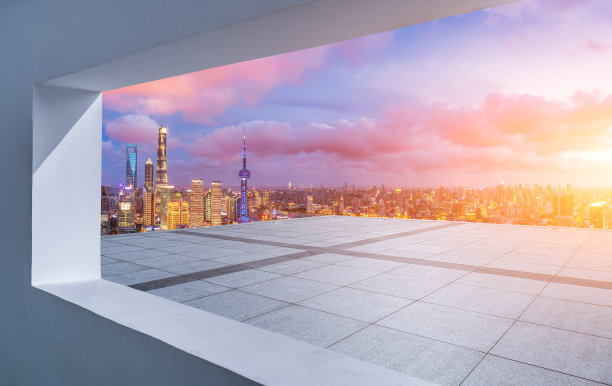 透过窗户看上海的城市广场和天际线图片下载