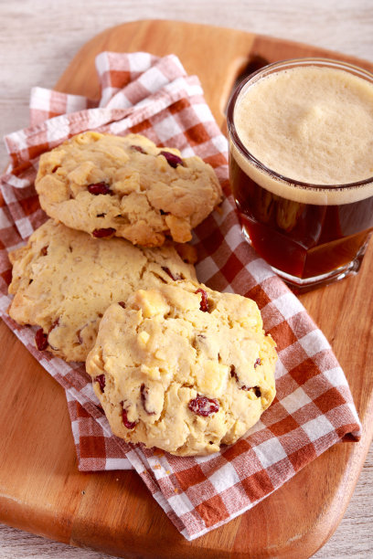 白巧克力和蔓越莓饼干图片下载