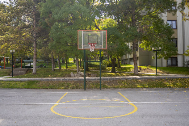 在现场打开空篮筐图片下载